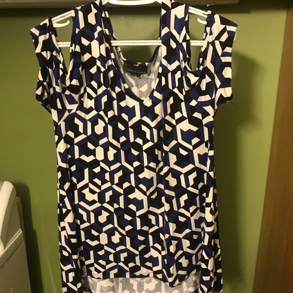 Women’s cold shoulder blouse